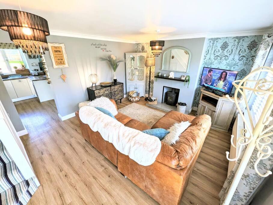 Spacious Lovely 3 Bed House In Keyworth Nottingham Suit Contractors Or Family Exterior foto